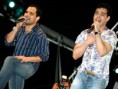 Zezé di Camargo e Luciano levam show requintado para Cuiabá